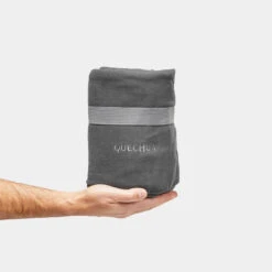 Quechua COUVERTURE EN POLAIRE - 150 X 130 CM 7 Quechua COUVERTURE EN POLAIRE - 150 X 130 CM -Plein Air Fournitures Boutique couverture en polaire 150 x 130 cm 2