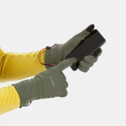 Gants Tactiles Et Stretch De Trekking Montagne - MT500 Kaki - Adulte 10 Gants Tactiles Et Stretch De Trekking Montagne - MT500 Kaki - Adulte -Plein Air Fournitures Boutique gants tactiles et stretch de trekking montagne mt500 kaki adulte 3