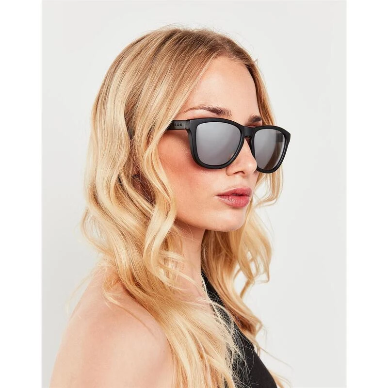 HAWKERS Lunettes De Soleil Pour Homme Et Femme ONE CARBON Black Silver 5 HAWKERS Lunettes De Soleil Pour Homme Et Femme ONE CARBON Black Silver – Image 5