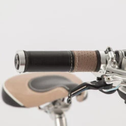 Selle Et Poignées En Cuir Pleine Fleur 'Polo Atmosphère' -Plein Air Fournitures Boutique selle et poignees en cuir pleine fleur polo atmosphere 3