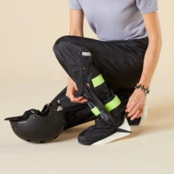 BTWIN SURPANTALON PLUIE VELO VILLE AVEC COUVRE-CHAUSSURES INTEGREES 100 NOIR -Plein Air Fournitures Boutique surpantalon pluie velo ville avec couvre chaussures integrees 100 noir 4