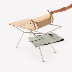Quechua TABLE DE CAMPING COMPACTE 4/6 PERSONNES - PLATEAU BOIS - POCHE DE RANGEMENT 17 Quechua TABLE DE CAMPING COMPACTE 4/6 PERSONNES - PLATEAU BOIS - POCHE DE RANGEMENT -Plein Air Fournitures Boutique table de camping compacte 46 personnes plateau bois poche de rangement 7
